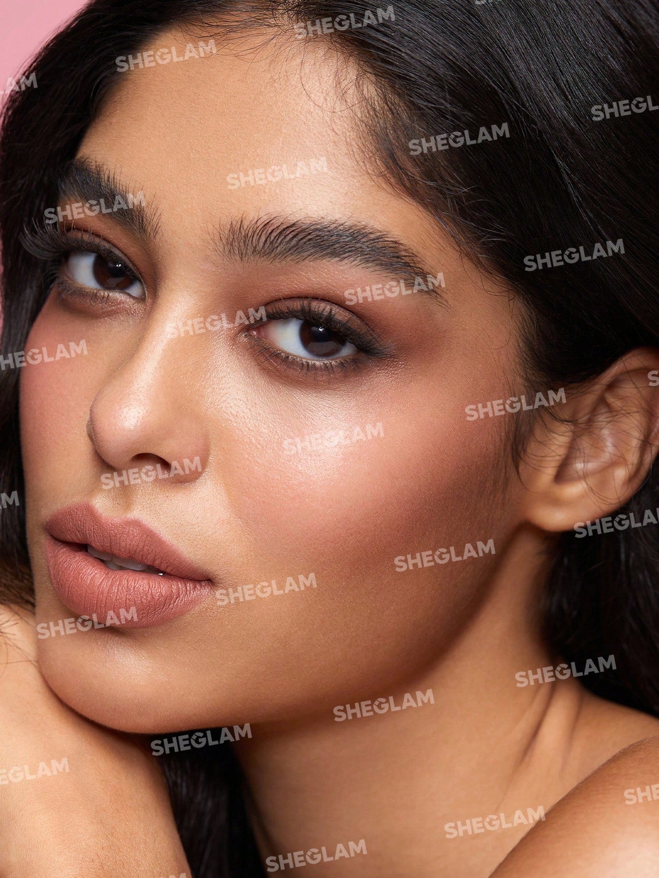 SHEGLAM MATTE ALLURE LIPSTICK SELF MADE BASE